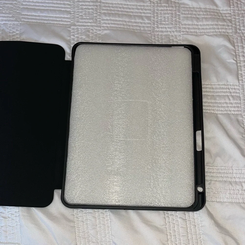 Cousper iPad Case - New, in Black!